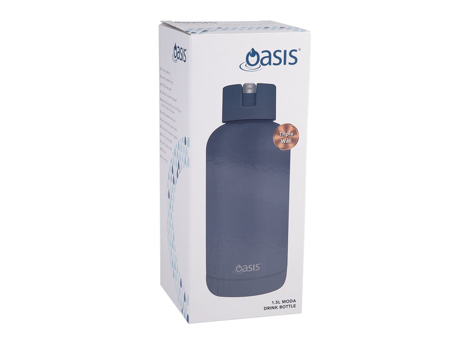 Oasis Moda 1.5L Vacuum Bottle - A drink bottle in navy blue with a triple wall design, packaged inside a box featuring a logo.