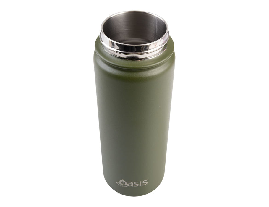 Oasis Challenger 550ml Vacuum Quick Release Cap Bottle - A drink bottle in olive green with a stainless steel inner lining and a logo on the front.
