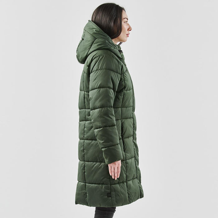 Women's Elkridge Parka - A women's puffer jacket in dark green with a hood, showcasing a side profile view.